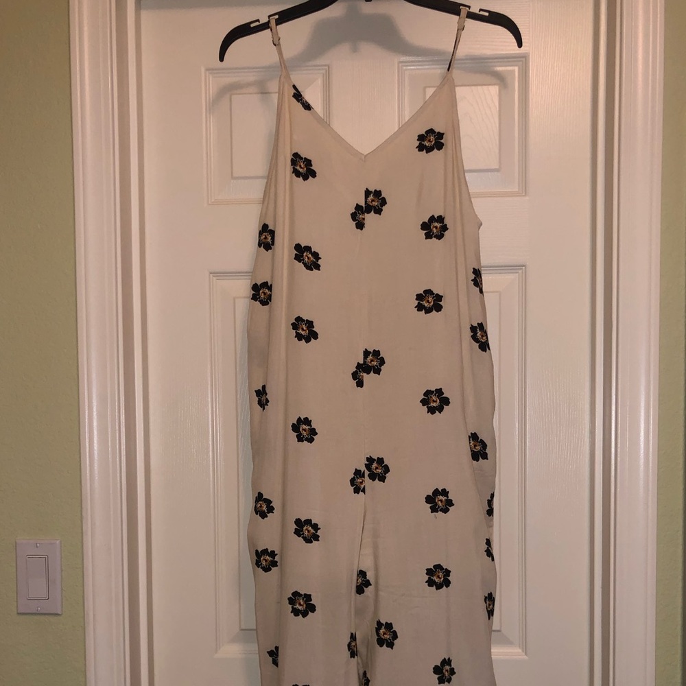 Jumpsuit with POCKETS!